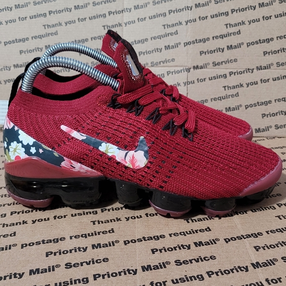 Nike air Vapormax Red Floral Sneaker